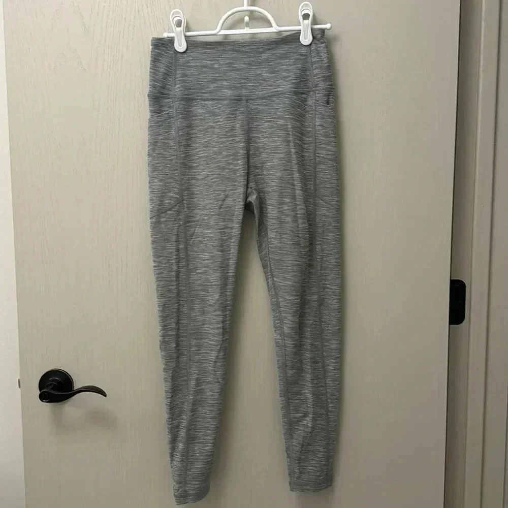 Grey Victoria's Secret Leggings with Pockets Size 6 Yoga‎ Pants